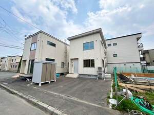 八軒５西９戸建外観写真