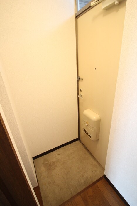物件内観写真16　(玄関)