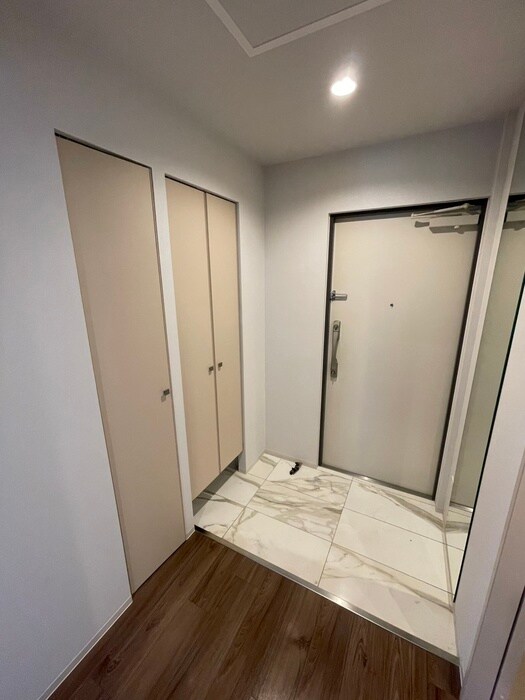 物件内観写真16　(玄関)