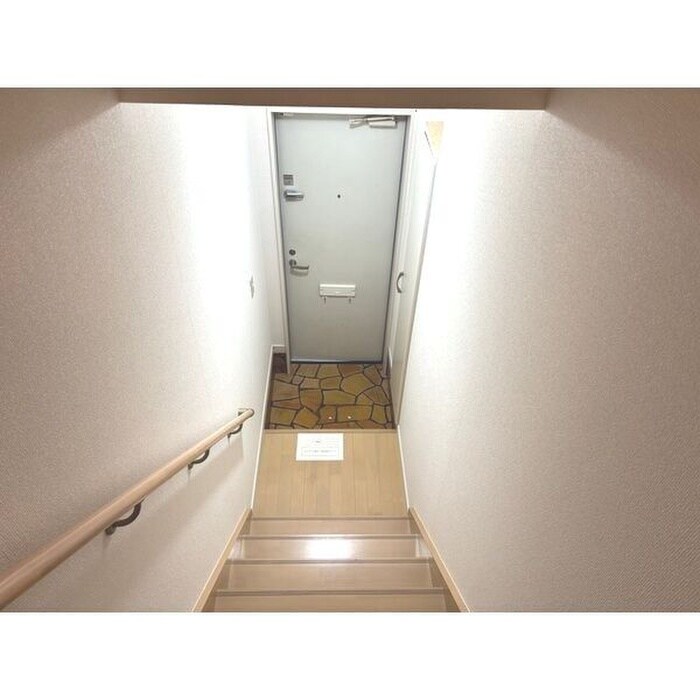 物件内観写真11　(玄関)