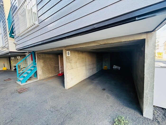 物件外観写真3　(駐車場)