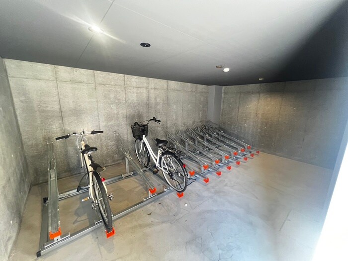 物件外観写真6　(駐輪場)