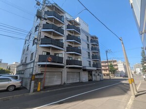 ｻﾌﾞｳｪｲ24外観写真