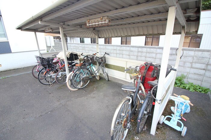 物件外観写真6　(駐輪場)