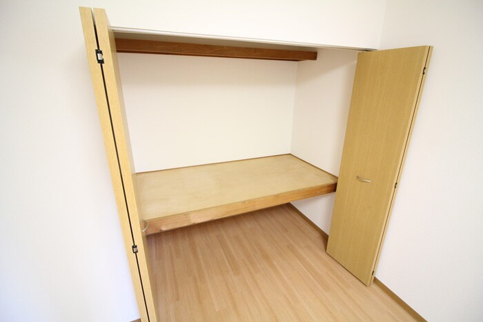 物件内観写真12　(収納)