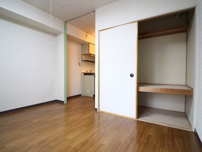 物件内観写真9　(居室)