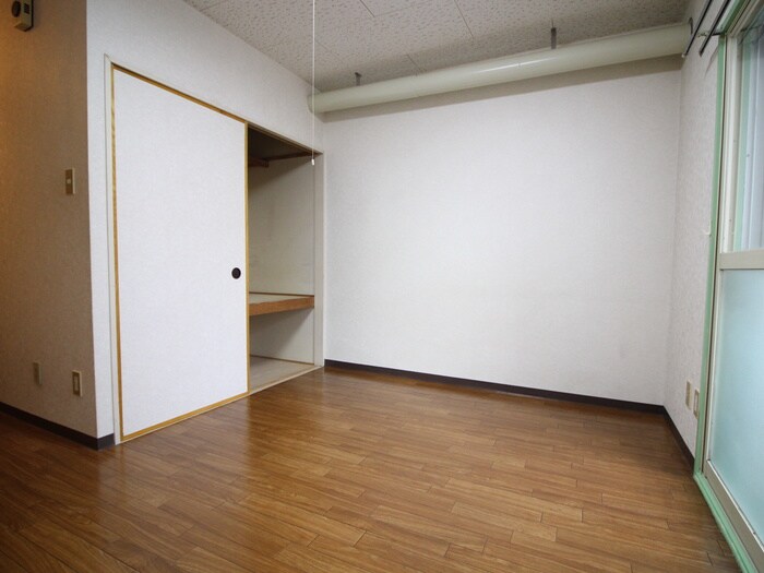 物件内観写真10　(居室)