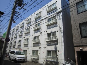 ロイヤルパーク８・１２外観写真
