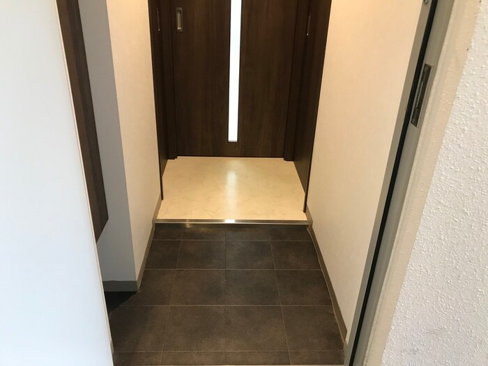 物件内観写真22　(玄関)