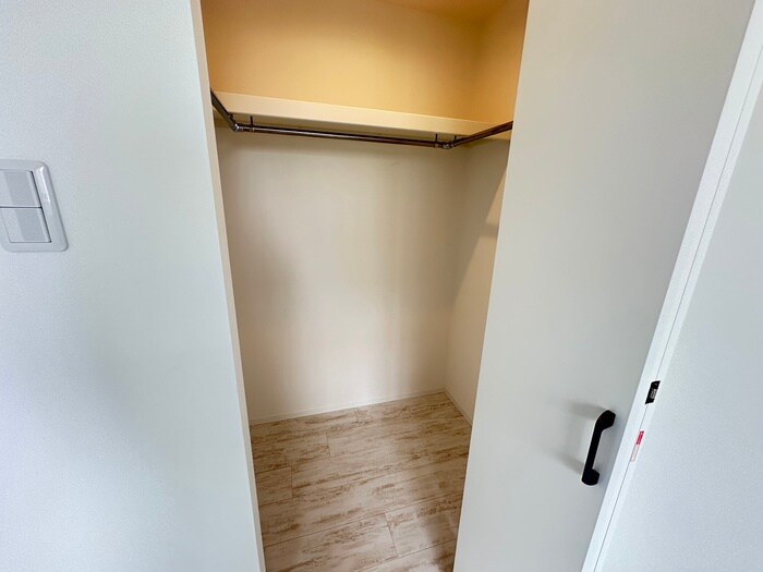 物件内観写真18　(収納)