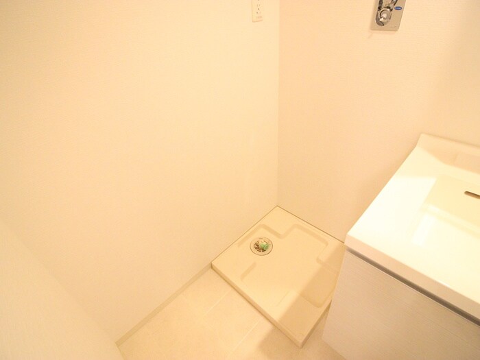 物件内観写真14　(洗濯機置場)