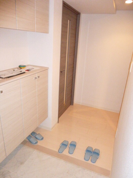 物件内観写真15　(玄関)