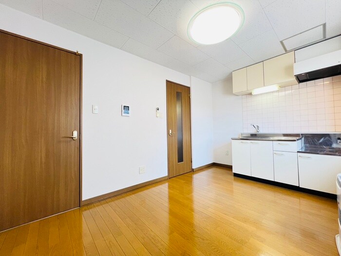 物件内観写真8　(居室)