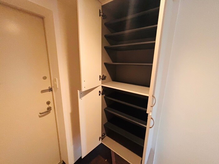 物件内観写真15　(靴箱)