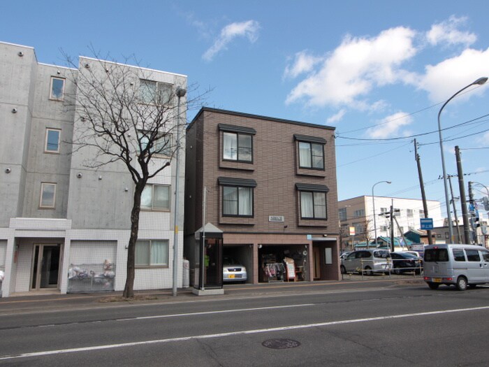 物件外観写真1　(外観写真)