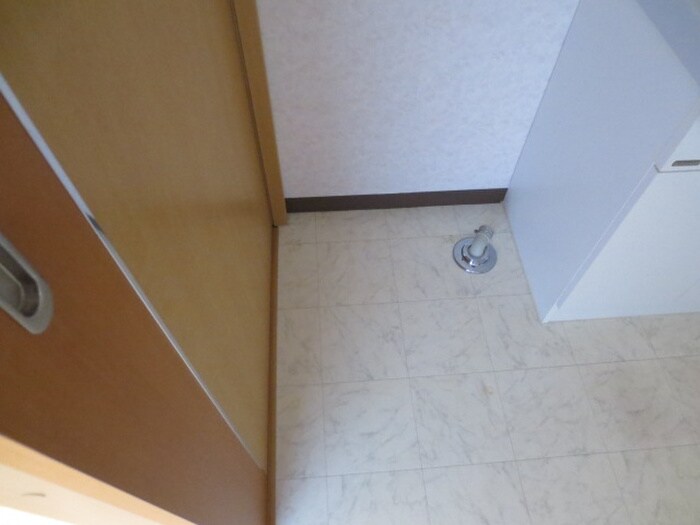 物件内観写真13　(洗濯機置場)