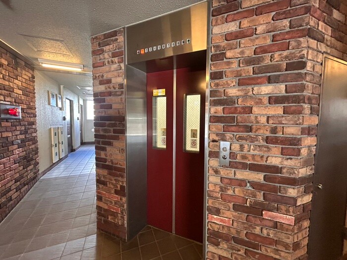 物件外観写真6　(建物設備)