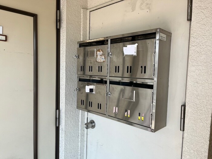 物件外観写真4　(エントランス部分)