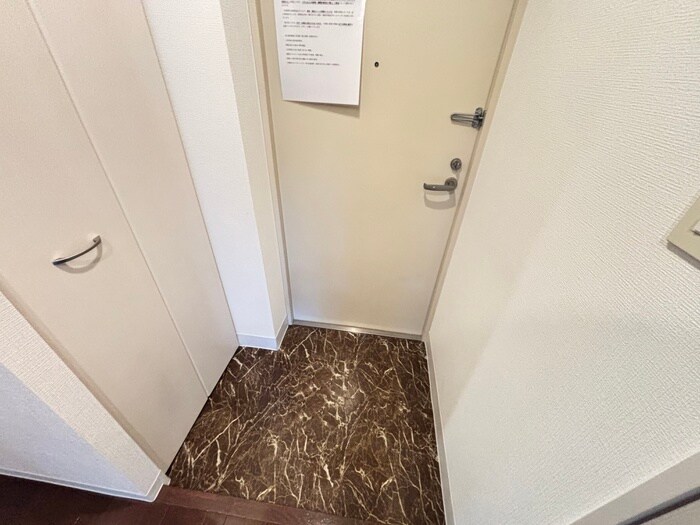 物件内観写真21　(玄関)