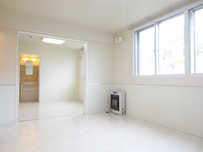 物件内観写真4　(居室)