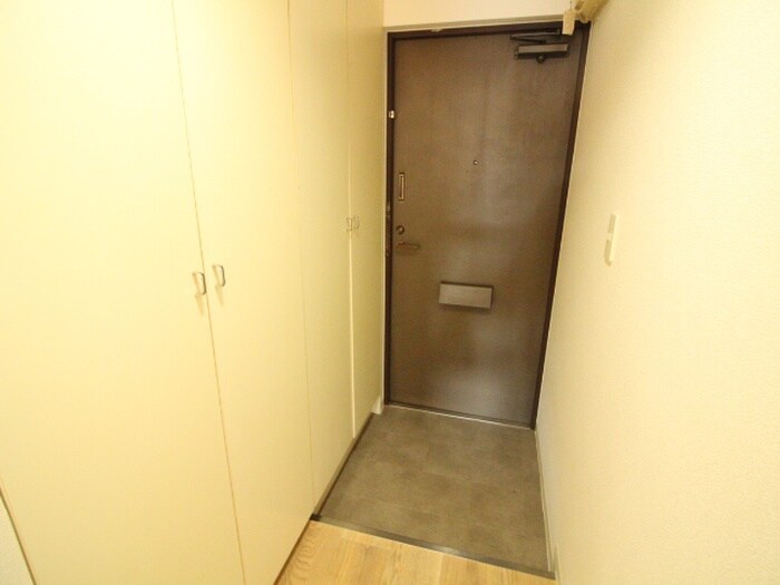 物件内観写真16　(玄関)