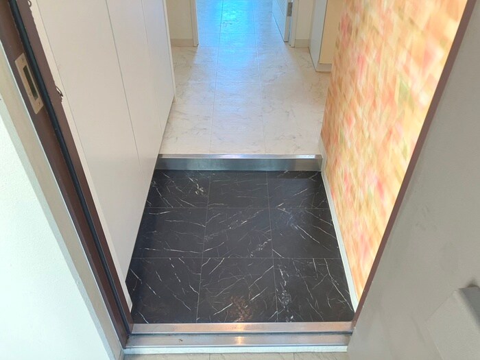 物件内観写真22　(玄関)