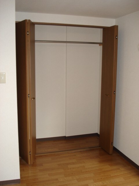 物件内観写真6　(収納)