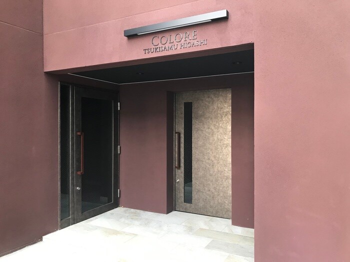 物件外観写真4　(エントランス部分)