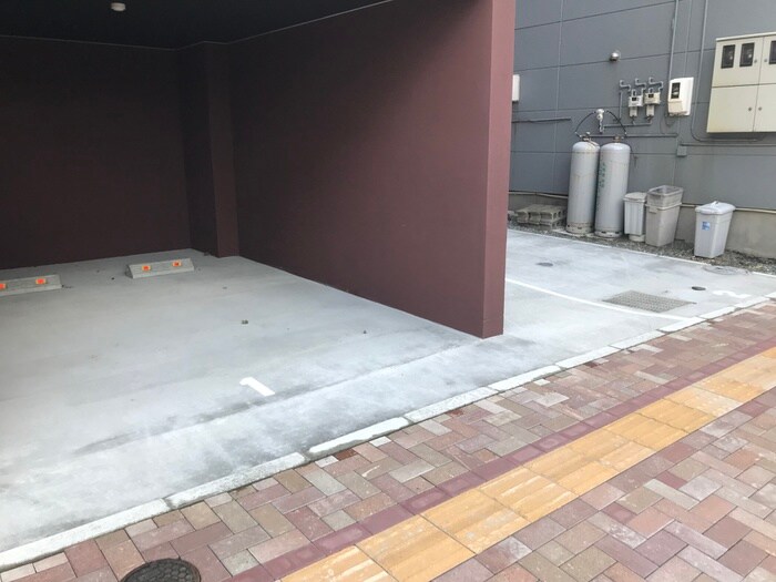 物件外観写真5　(駐車場)