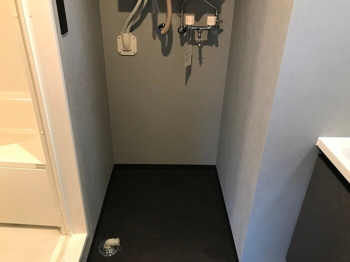 物件内観写真18　(洗濯機置場)