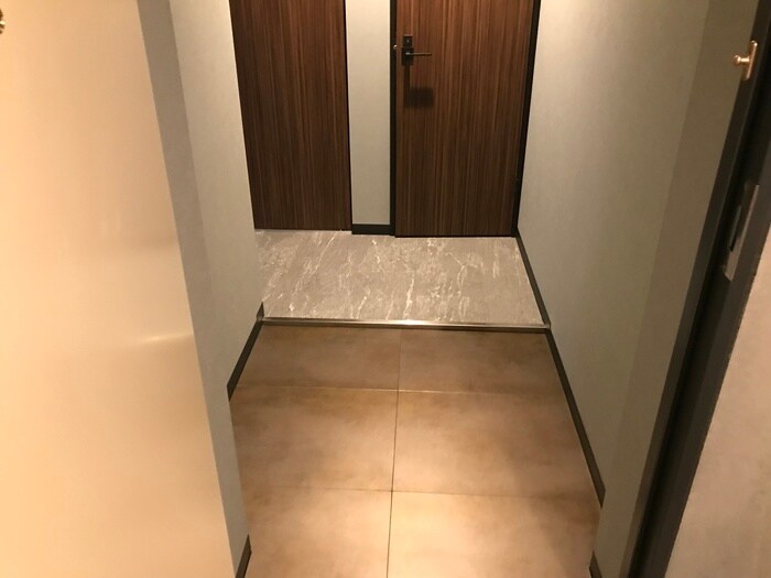 物件内観写真22　(玄関)