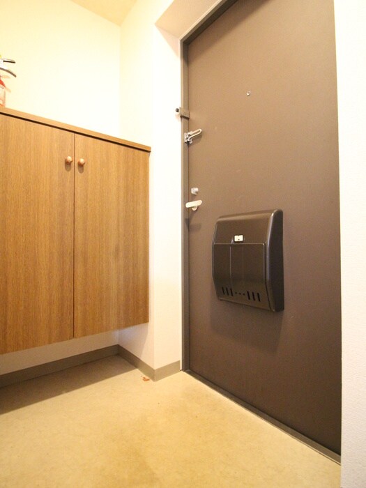 物件内観写真14　(玄関)