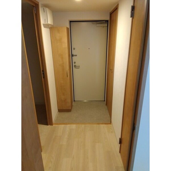 物件内観写真16　(玄関)