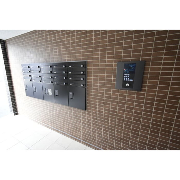 物件外観写真4　(エントランス部分)