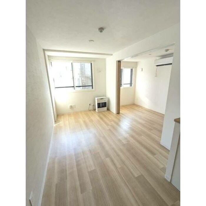 物件内観写真2　(居室)