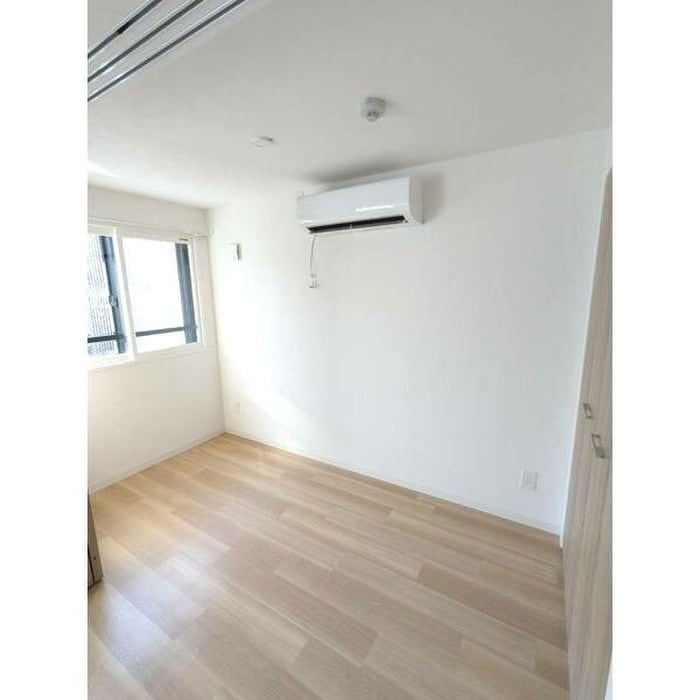 物件内観写真3　(居室)