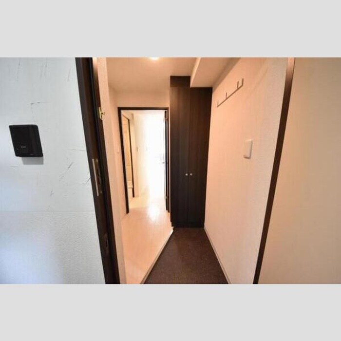 物件内観写真14　(玄関)