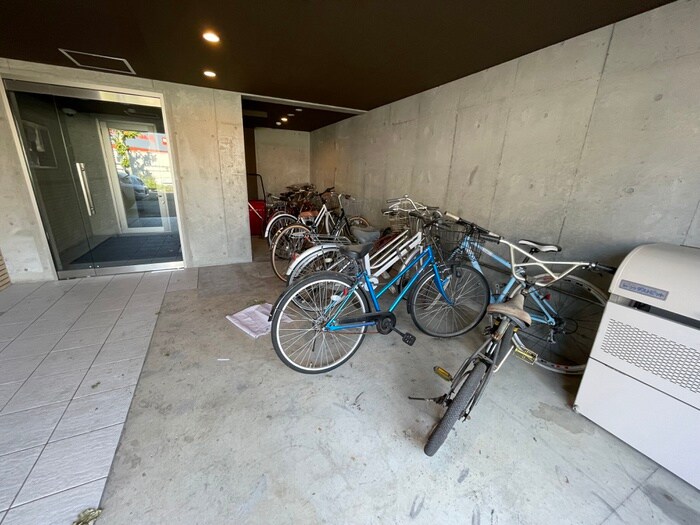 物件外観写真5　(駐輪場)