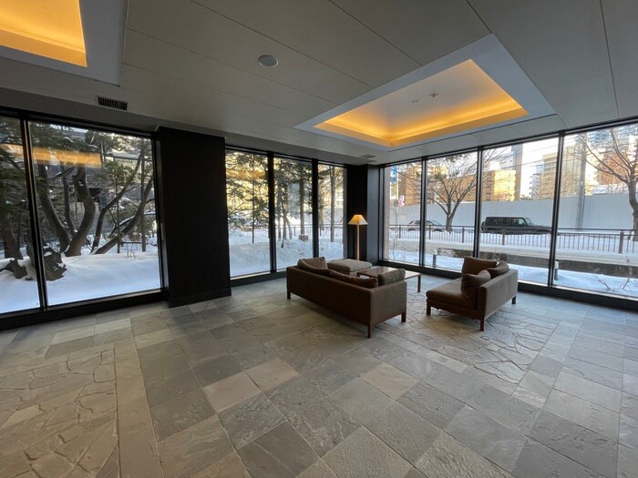 物件外観写真4　(エントランス部分)