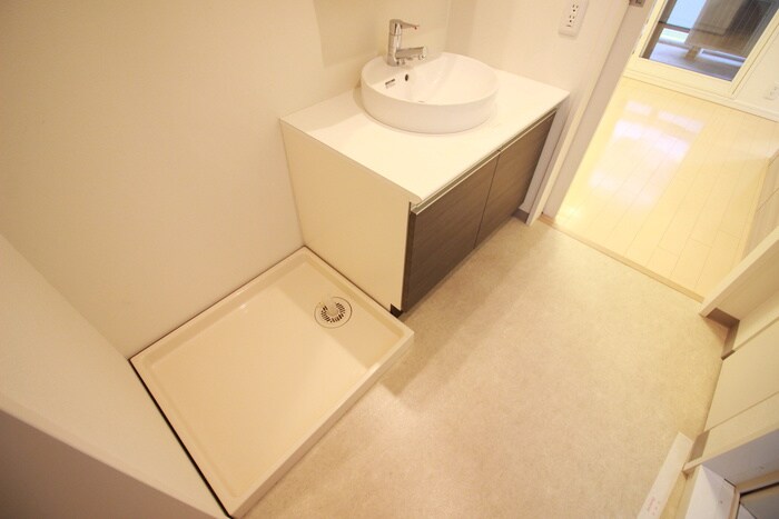 物件内観写真14　(洗濯機置場)