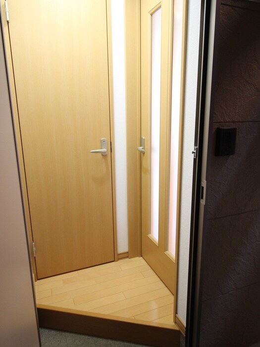 物件内観写真12　(玄関)