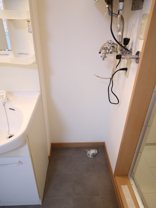 物件内観写真13　(洗濯機置場)