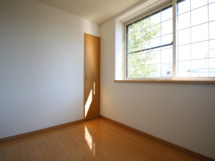 物件内観写真18　(居室)