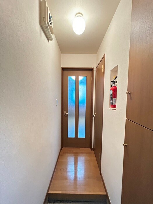 物件内観写真16　(玄関)