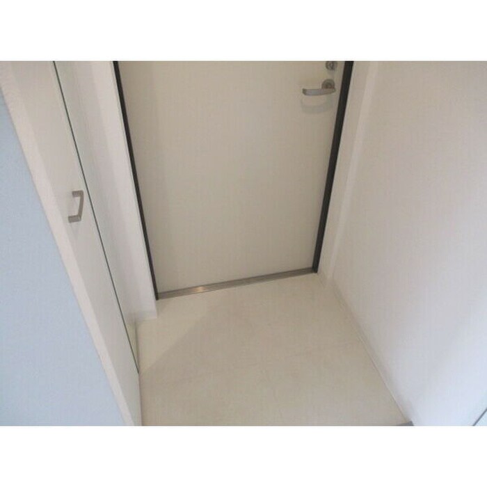 物件内観写真14　(玄関)