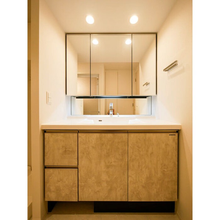 物件内観写真9　(洗面)