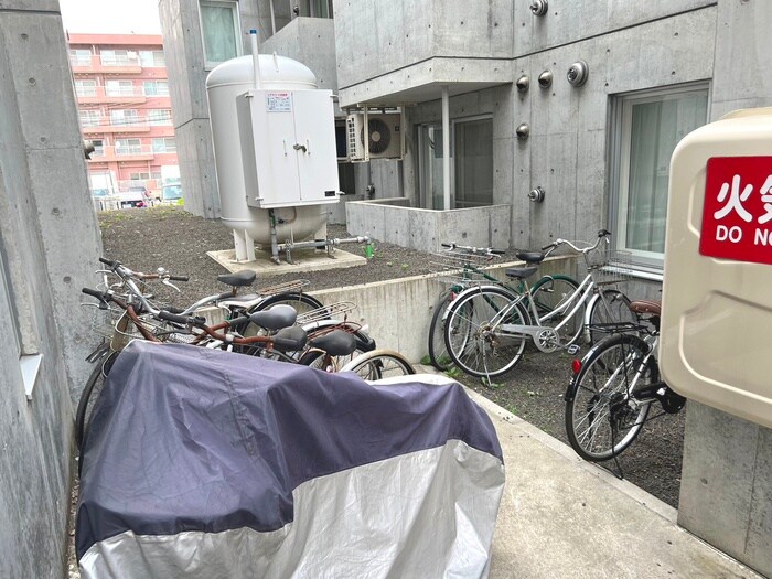 物件外観写真5　(駐輪場)