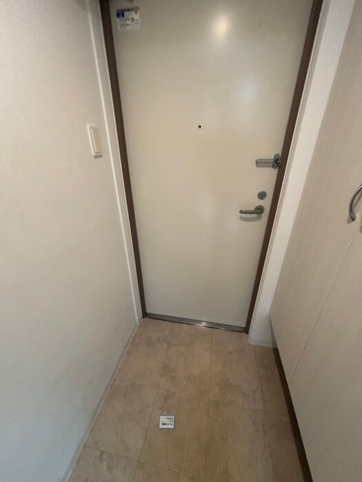 物件内観写真16　(玄関)