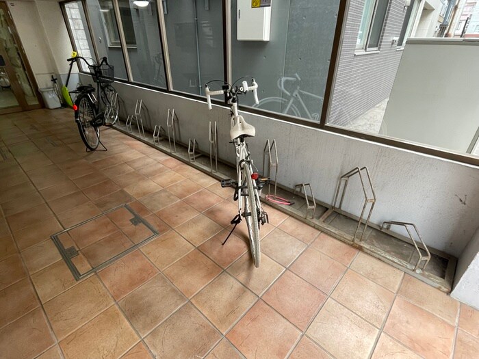 物件外観写真4　(駐輪場)