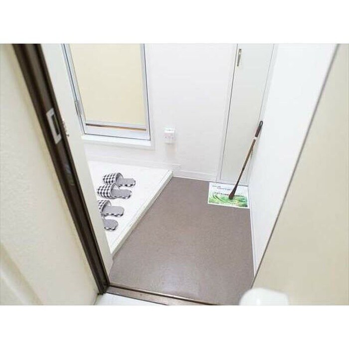 物件内観写真14　(玄関)